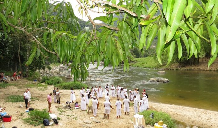 Fazer melhorias no Centro Espírita Luz dos Orixas.