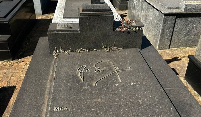 Restauração - Túmulo João Camilo de Oliveira Torres