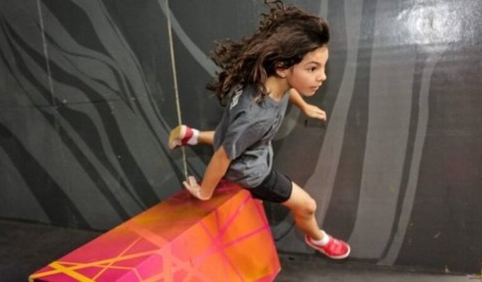 AJUDEM O LIGEIRINHO A VOAR MAIS ALTO NO PARKOUR