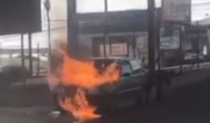 • “Me ajude a reconstruir o que o fogo destruiu!