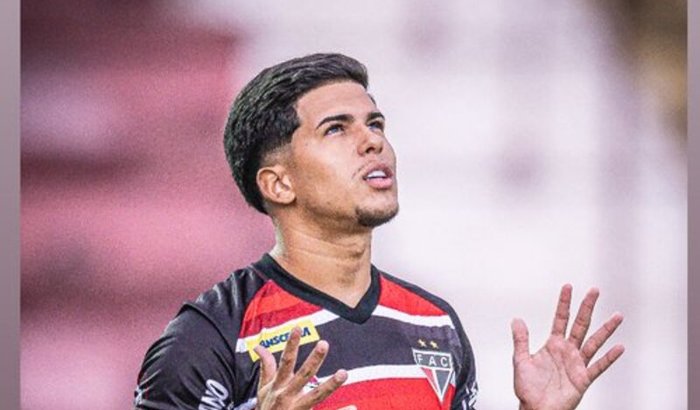 Ajude Daniel a voltar aos campos e seguir seu sonho no futebol.