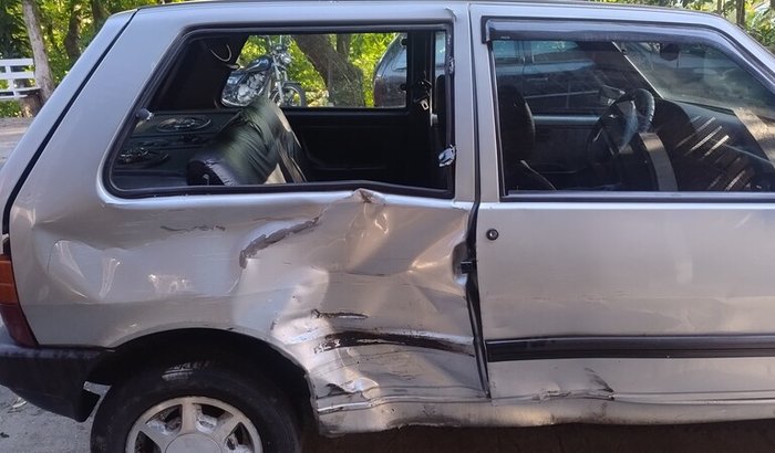 Ajude a Valéria e seu filho TEA a arrumar o carro após um acidente inesperado