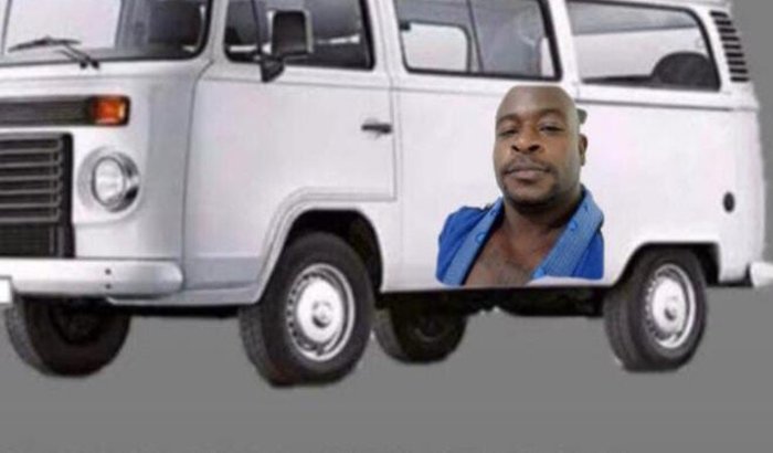 Retirar a Kombi do depósito 