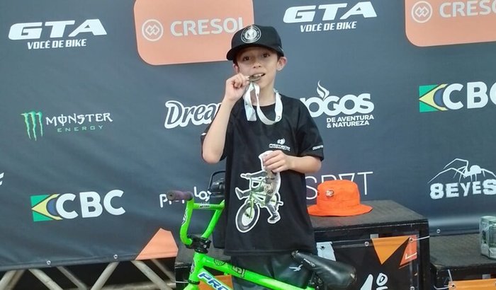 Futuro campeão Cris BMX freestyle 