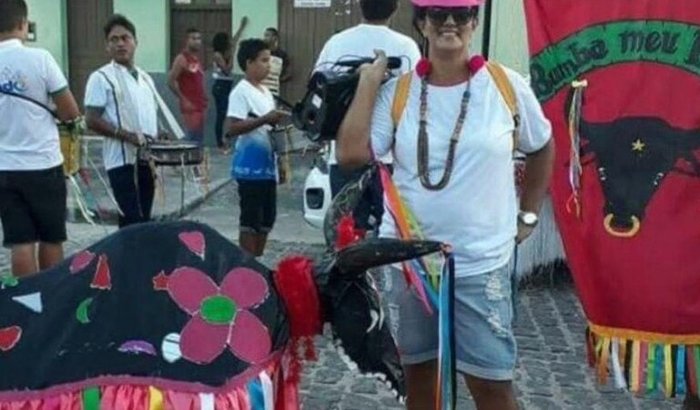 VAMOS AJUDAR A COLOCAR O BOI NA RUA!