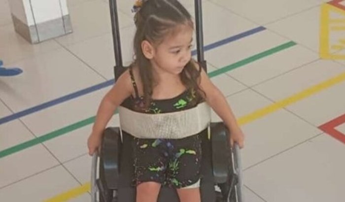 Cadeira de rodas da Laurinha