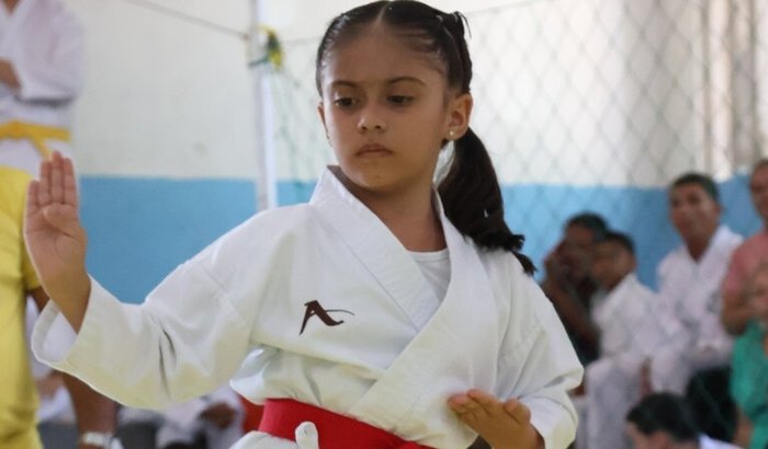 Ajude Laurinha a ir para o campeonato brasileiro em Fortaleza-CE