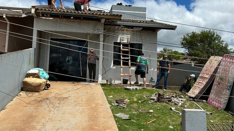 Ajuda para família Rio Bonito do Iguaçu TAI e LUAN 
