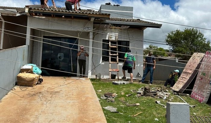 Ajuda para família Rio Bonito do Iguaçu TAI e LUAN