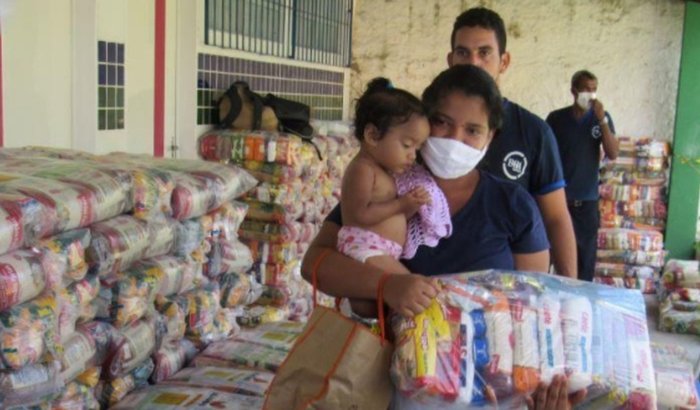 Você pode ser o Natal de uma família 