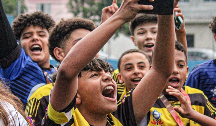 AJUDA PARA COMPRA DOS UNIFORMES DE JOGO