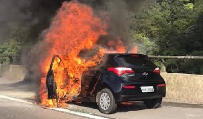 Meu carro pegou fogo — preciso de ajuda para recomeçar