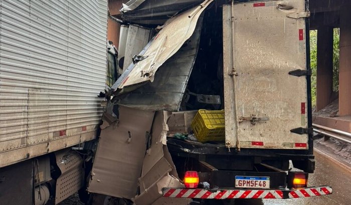 Conserto de caminhão acidentado!