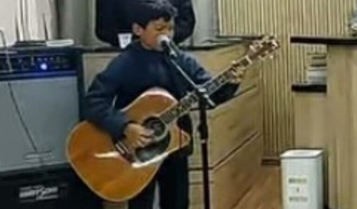 Violão para Moisés