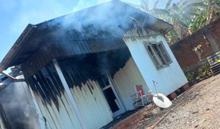 Ajude a reconstruir o lar da Graciele e do Paulo