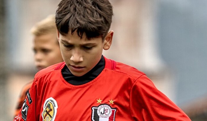 Ajude o Matheus à ir para a copa mundo de futsal.