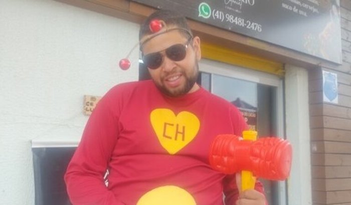 Motor do carro do Lucão melhor Uber do mundo