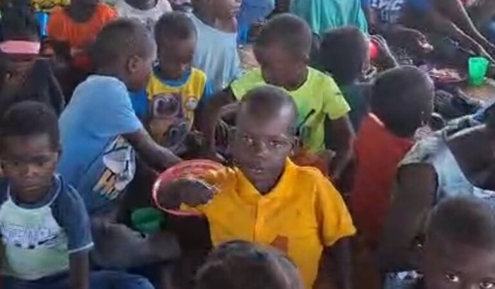 Ajudar crianças em Moçambique 