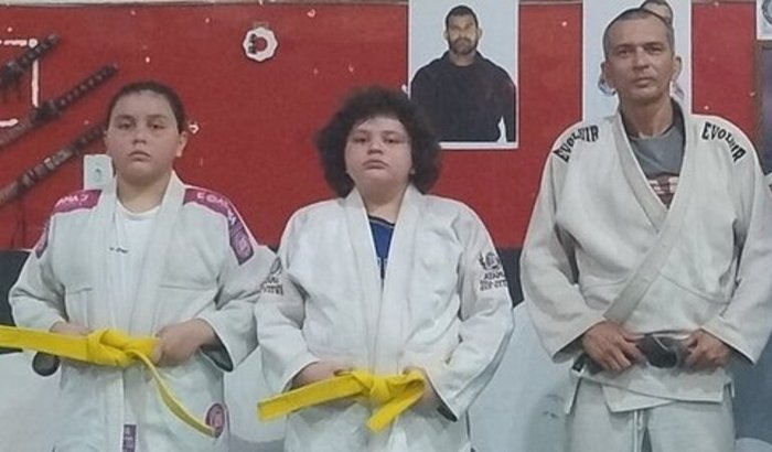 Ajude o sensei Junior Freitas a recuperar o telhado e o dojo.