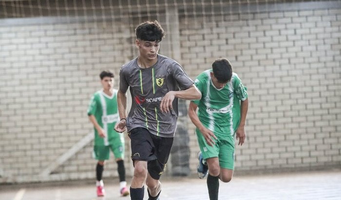 Pra o Kauã fazer um teste no Grêmio 