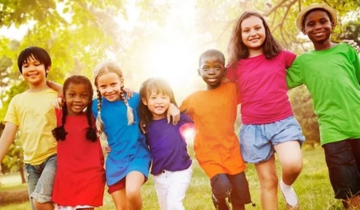 Ajuda para comprar presentes de Natal para as crianças carente 