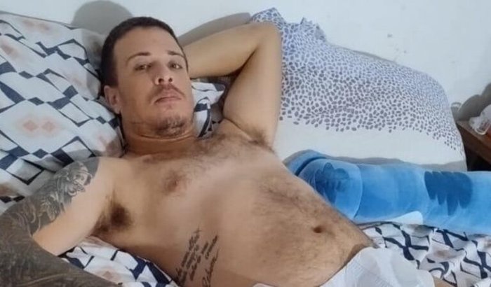 Ajuda com remédios, fraldas e cesta básica. " Acidente de moto"