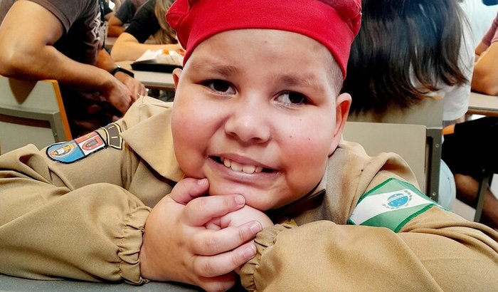 Ajude nosso bombeirinho , a ser mais feliz .