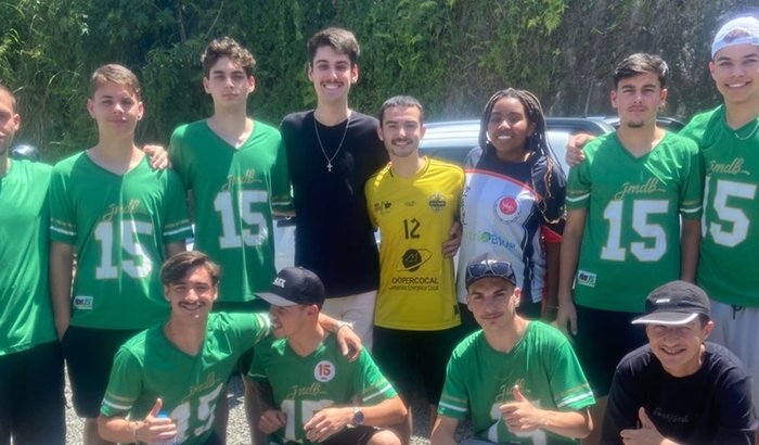 Ajuda para a construção do Natal solidário