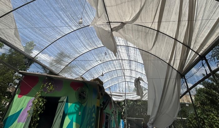 Ajude as Mulheres do GAU á reconstruir o telhado do nosso viveiro