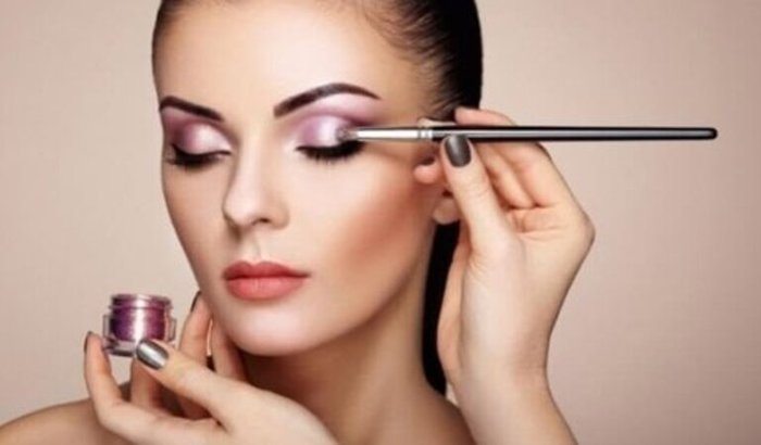 Ajuda para eu fazer um curso de Maquiagem Profissional