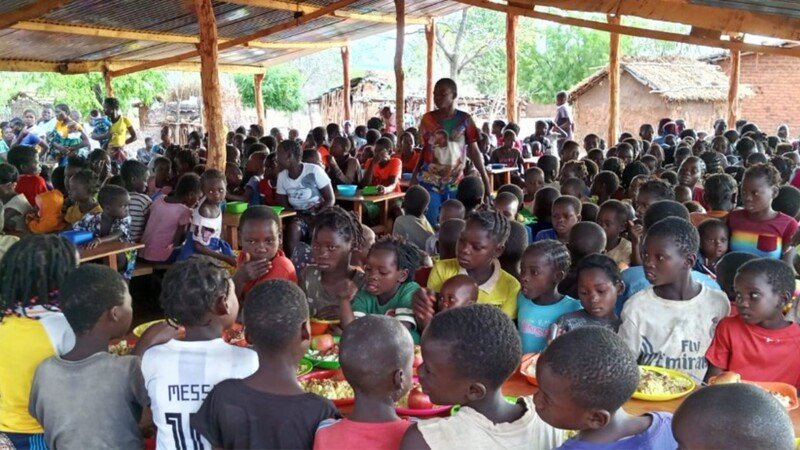 Carne para as crianças da África 