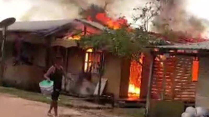 Ajude a reconstruir a casa dos meus pais 