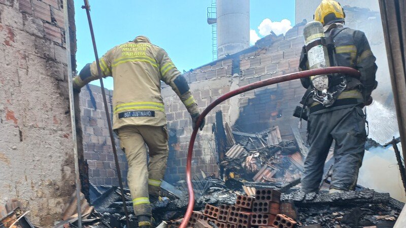 Reconstrucao da-casa-do-tio-nel-destruida-pelo incêndio 