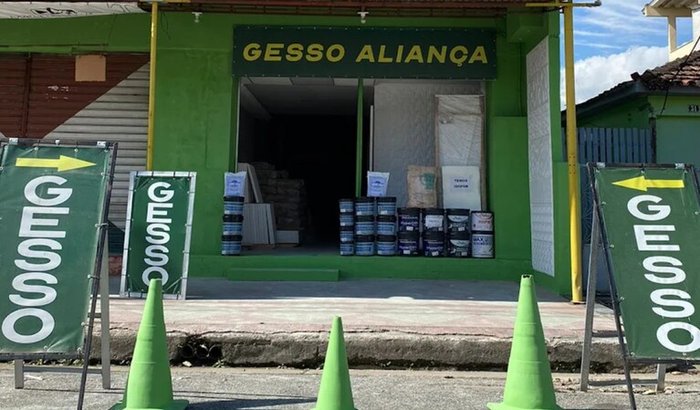 Ajuda para manter meu pequeno comércio de pé.