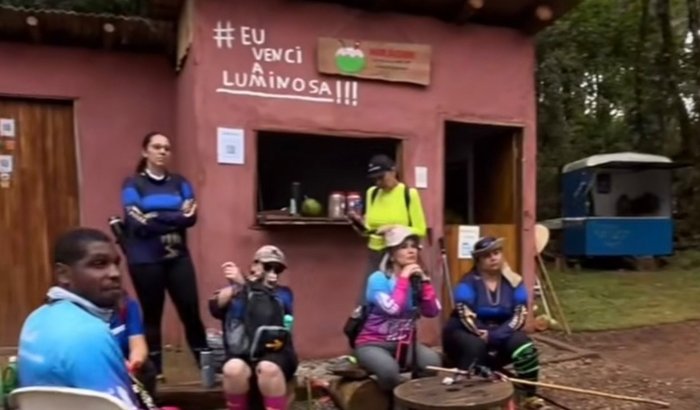 Melhoras apoio Subida da Luminosa e seu altar de oração de São Carlo Acutis