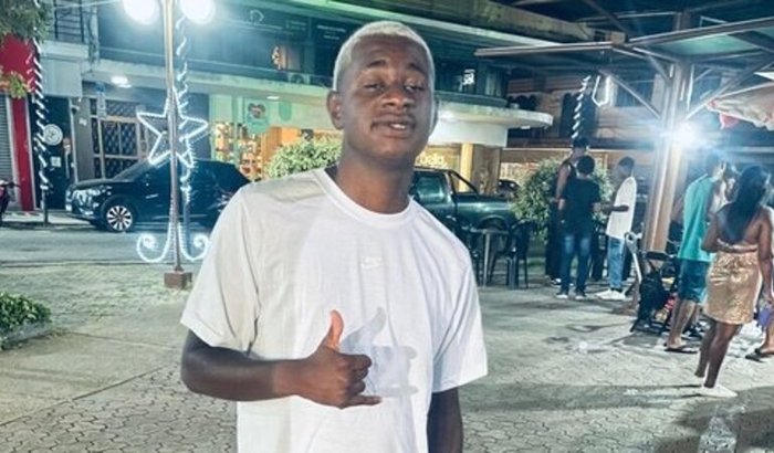 Vaquinha em prol de uma Controladora de DJ