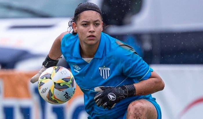 Ajude uma futura jogadora profissional a dar o próximo passo!