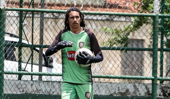 Ajude o goleiro Marcos a jogar o mineiro e o brasileirinho!!