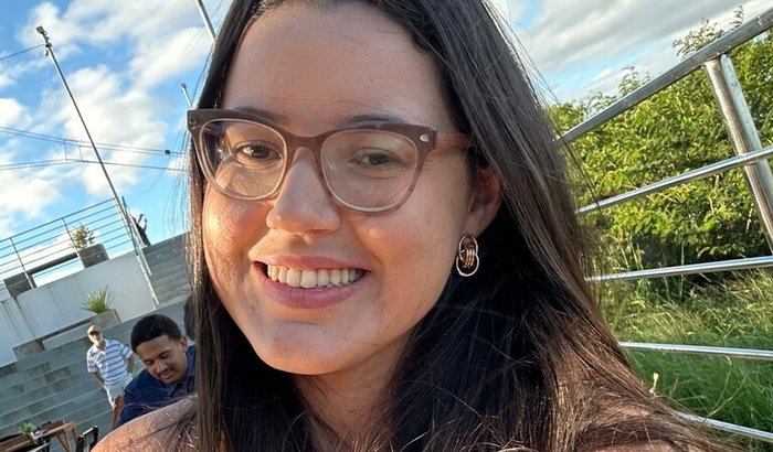 Gabriele conquistou bolsa 100% em Medicina. Ajude na viagem.