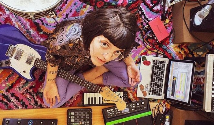 Ajuda Lari Conforto <3