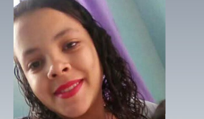 Ajude a Grazi a reconstruir sua vida por suas filhas