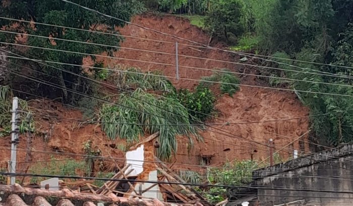 AJUDA PARA RECOMEÇAR APÓS DESLIZAMENTO