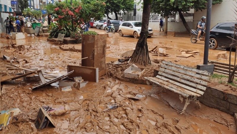 Ajudar famílias de Uba MG 