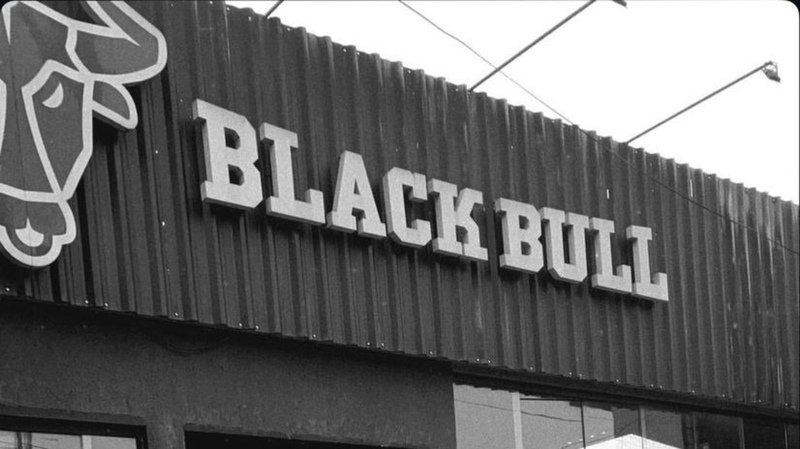 Unidos com a #BlackBull 💚🐮