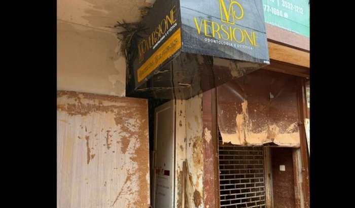 Ajude a Reerguer a Versione Clínica Odontológica