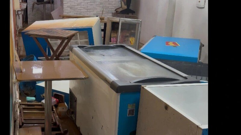 Ajuda para reabrir loja de família inundada pelas chuvas de MG