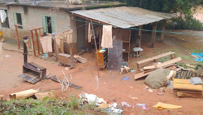 Ajuda Adalan e sr Oswaldo 