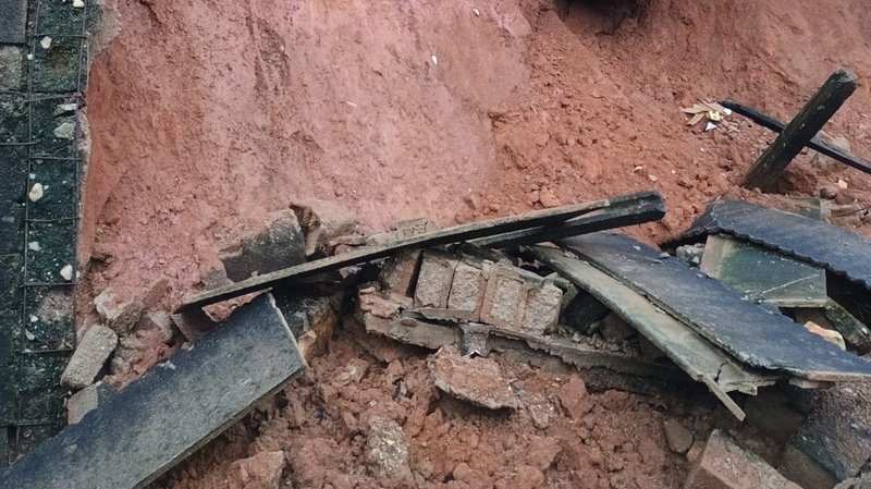 AJUDEM DONA ELIZETE A RECONSTRUIR A SUA CASA