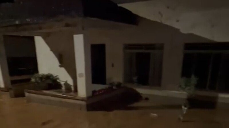 Quando a água leva tudo, o amor reconstrói.