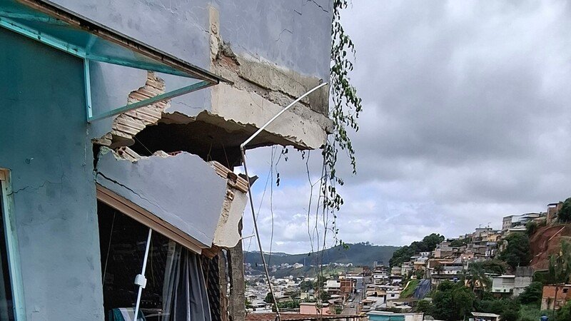 Reconstrução da casa do Max
